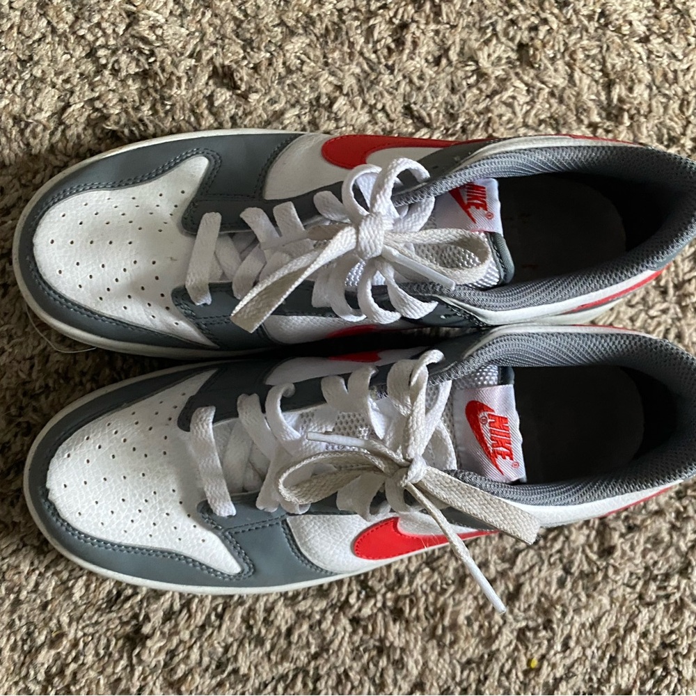 Nike - Picture 2 of 3